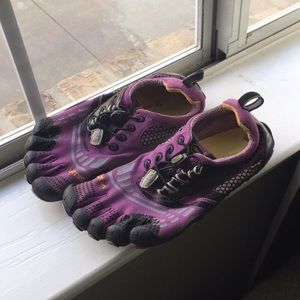 Vibram toe shoes